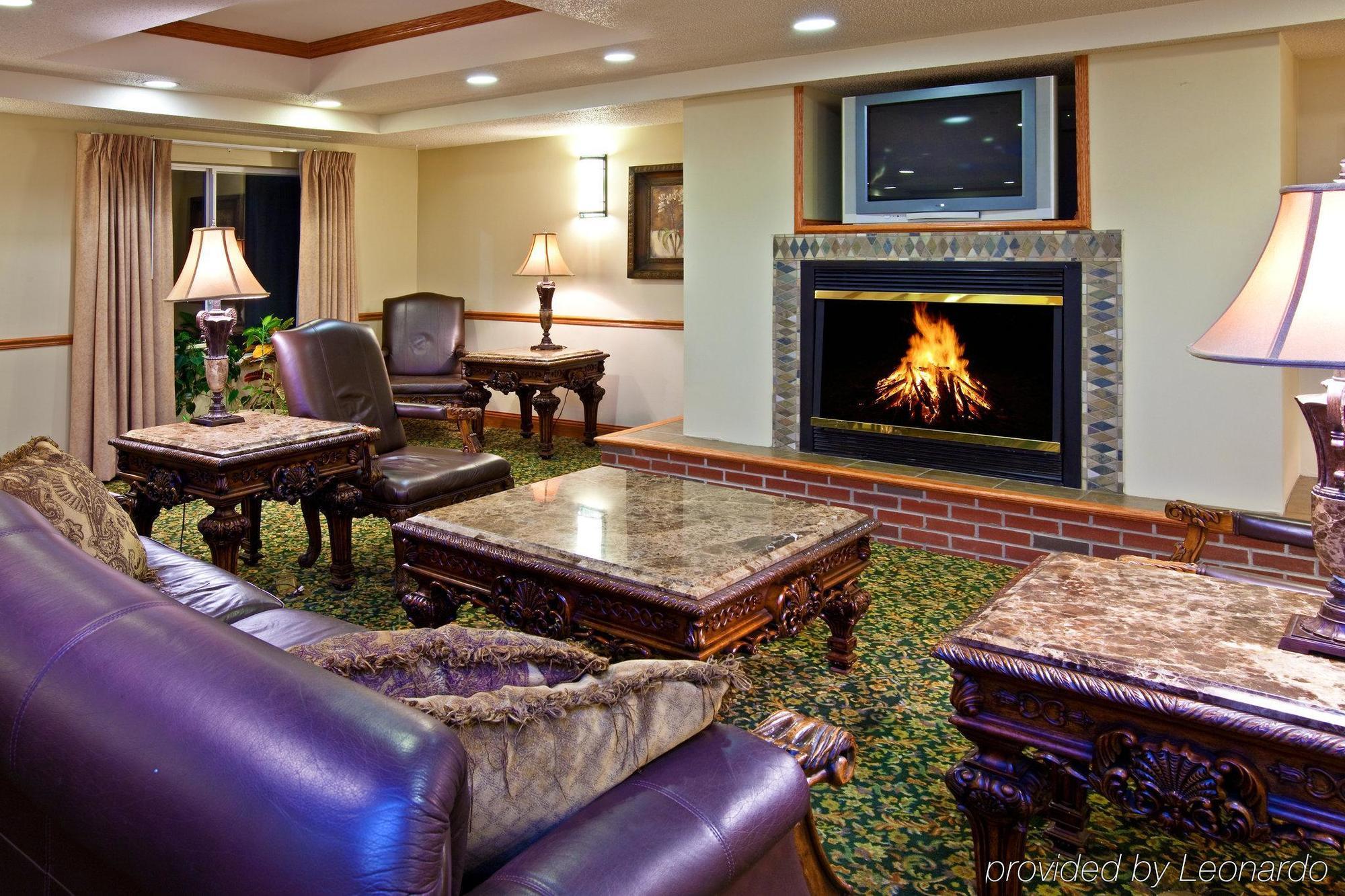 Holiday Inn Express & Suites Logan, An Ihg Hotel Interior foto